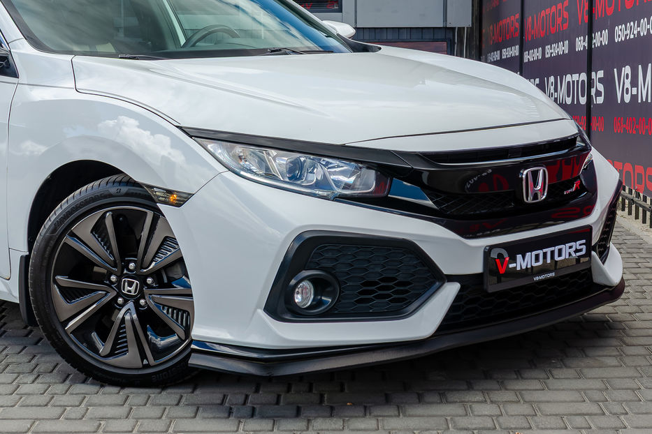 Продам Honda Civic 1.5 Turbo CVT 2018 года в Киеве