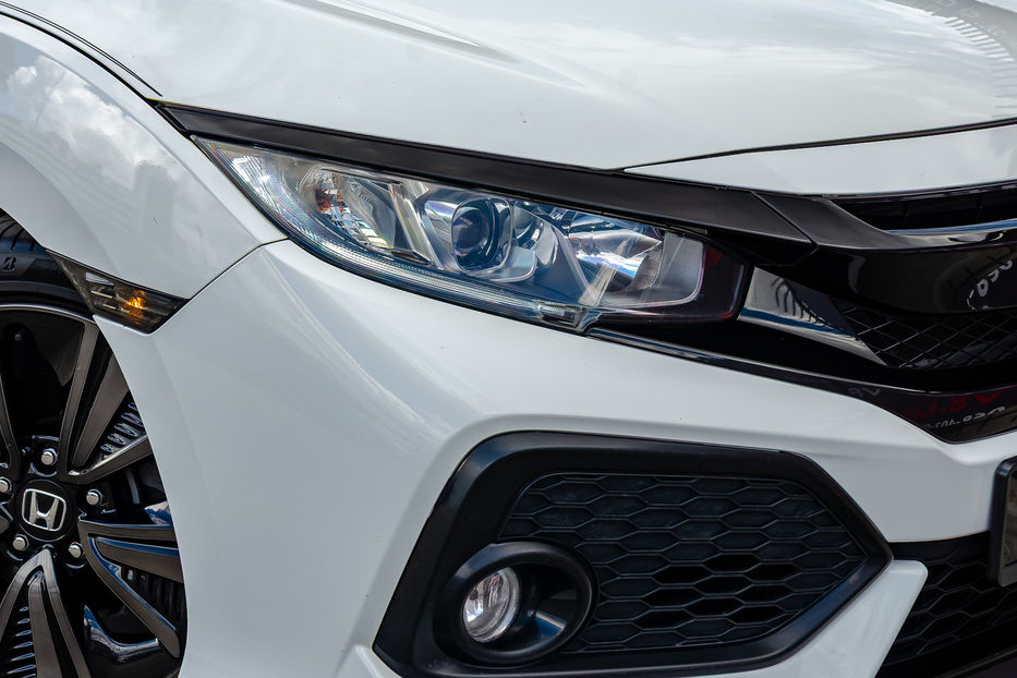 Продам Honda Civic 1.5 Turbo CVT 2018 года в Киеве