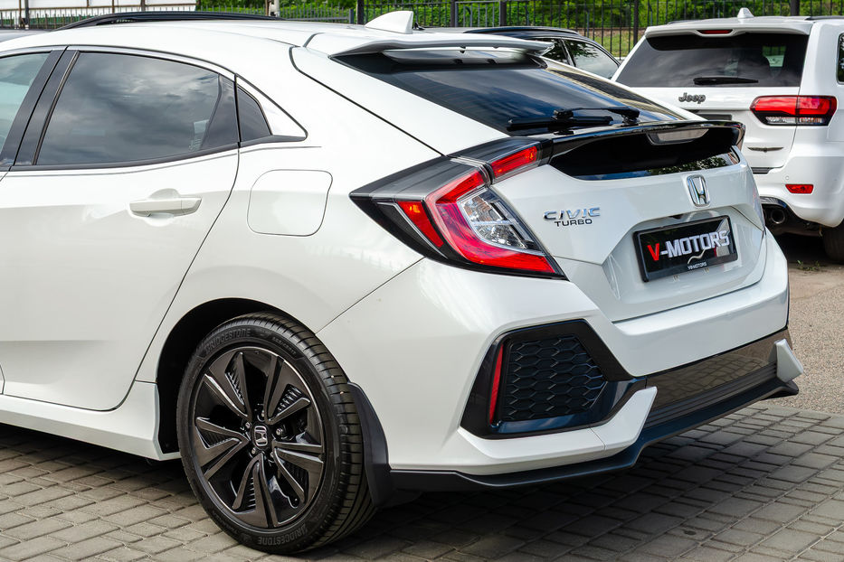 Продам Honda Civic 1.5 Turbo CVT 2018 года в Киеве