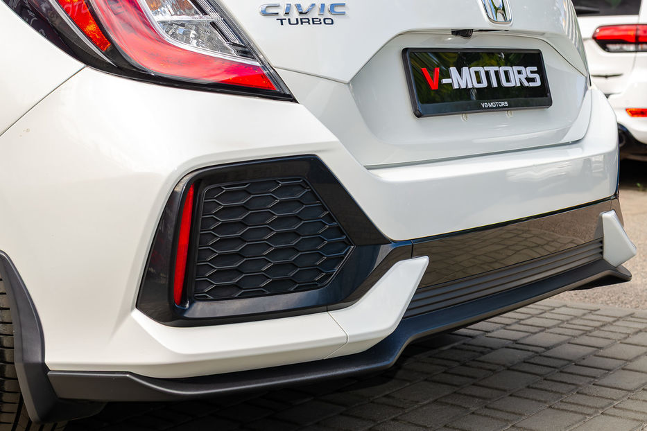 Продам Honda Civic 1.5 Turbo CVT 2018 года в Киеве
