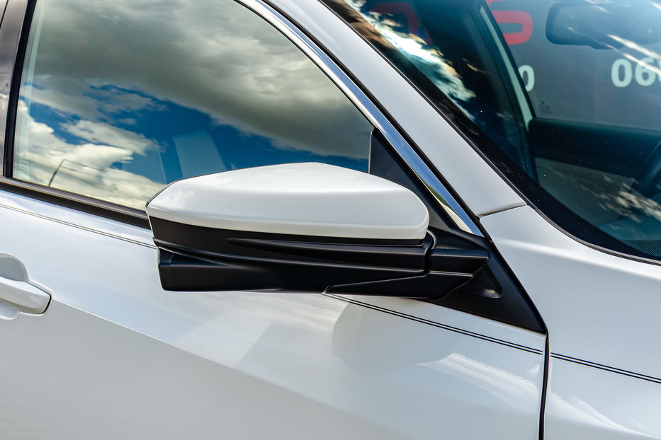 Продам Honda Civic 1.5 Turbo CVT 2018 года в Киеве