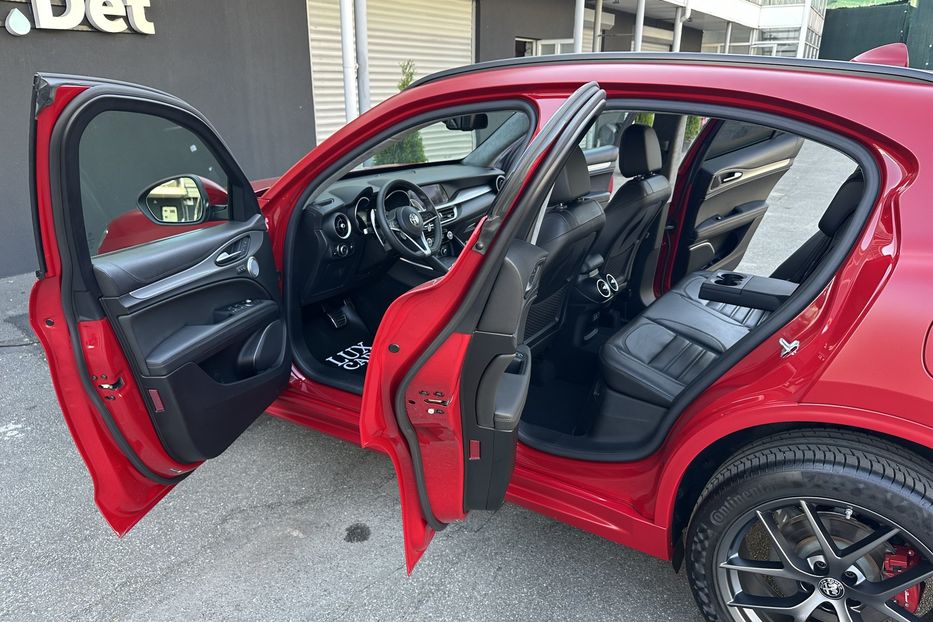 Продам Alfa Romeo Stelvio 2017 года в Киеве