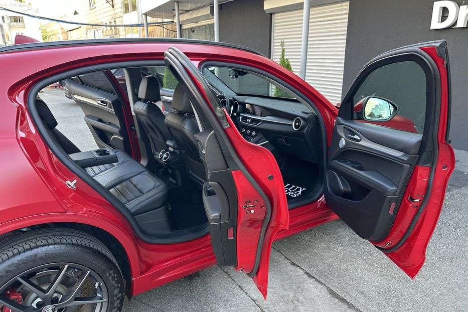 Продам Alfa Romeo Stelvio 2017 года в Киеве