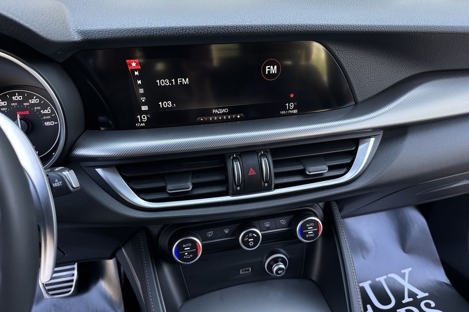 Продам Alfa Romeo Stelvio 2017 года в Киеве