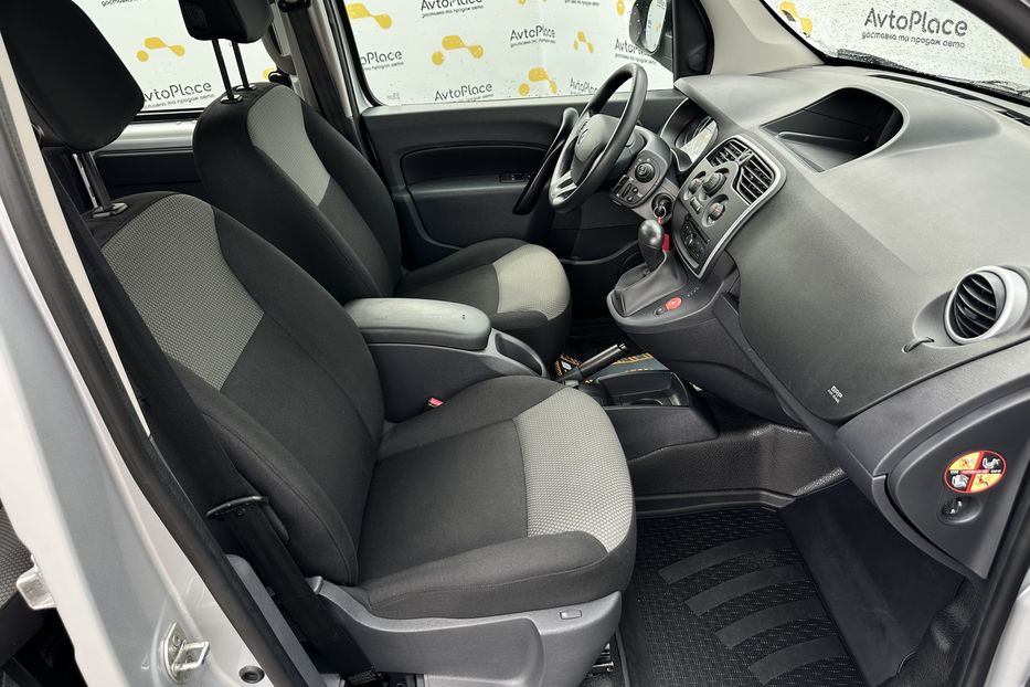 Продам Renault Kangoo пасс. 33 квт 2019 года в Луцке