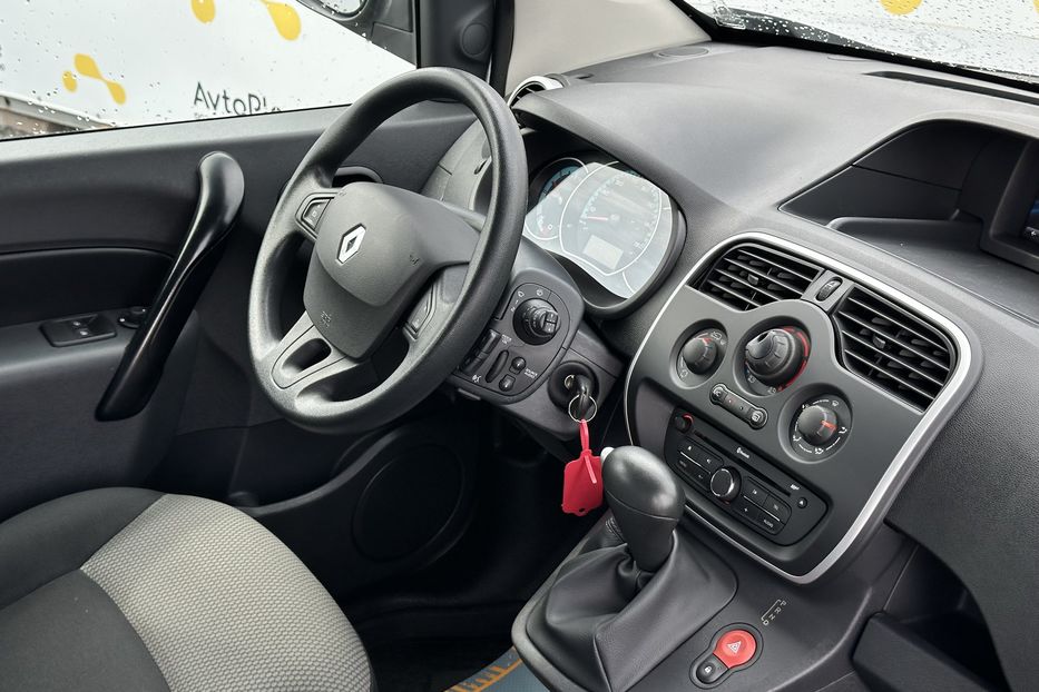 Продам Renault Kangoo пасс. 33 квт 2019 года в Луцке