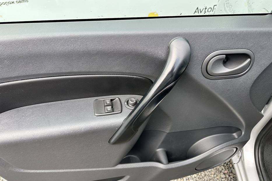 Продам Renault Kangoo пасс. 33 квт 2019 года в Луцке