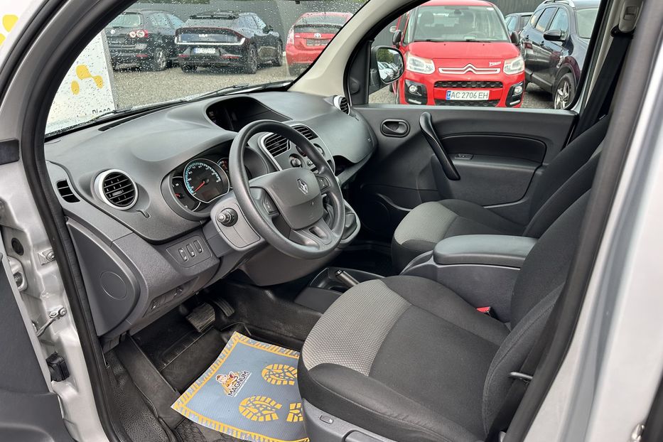 Продам Renault Kangoo пасс. 33 квт 2019 года в Луцке