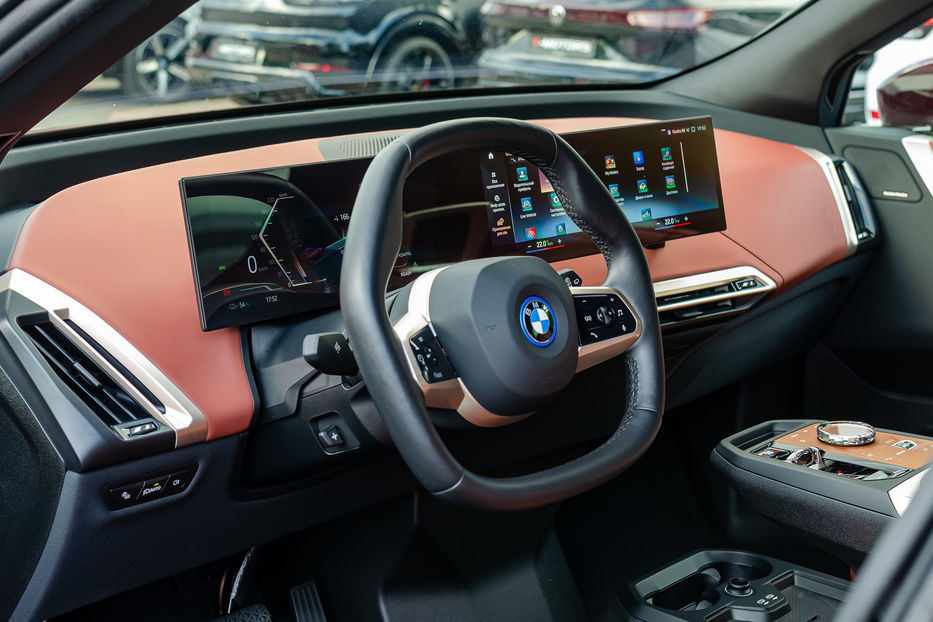 Продам BMW iX 40 Xdrive 2022 года в Киеве