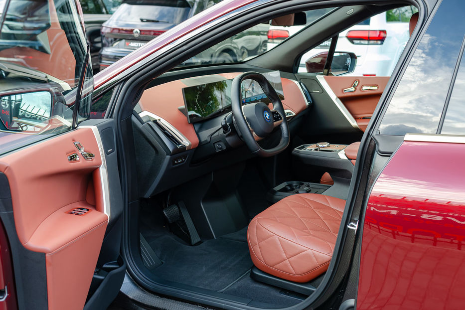 Продам BMW iX 40 Xdrive 2022 года в Киеве