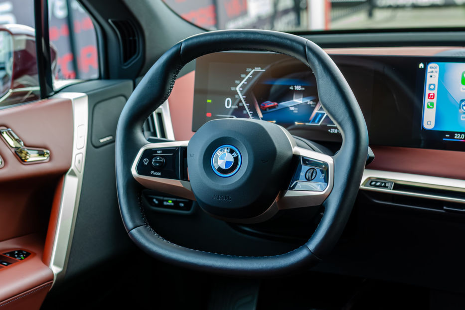 Продам BMW iX 40 Xdrive 2022 года в Киеве