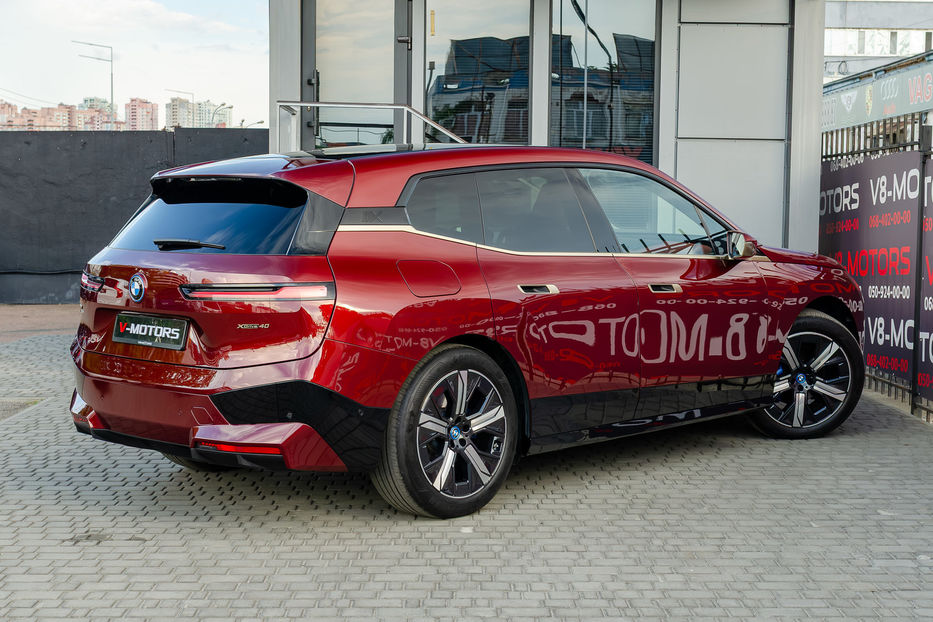 Продам BMW iX 40 Xdrive 2022 года в Киеве