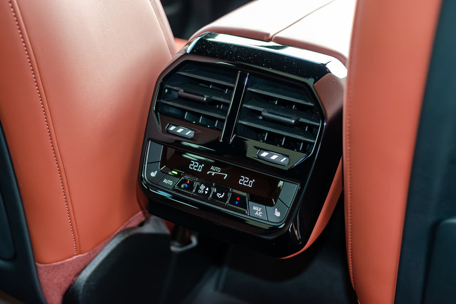 Продам BMW iX 40 Xdrive 2022 года в Киеве