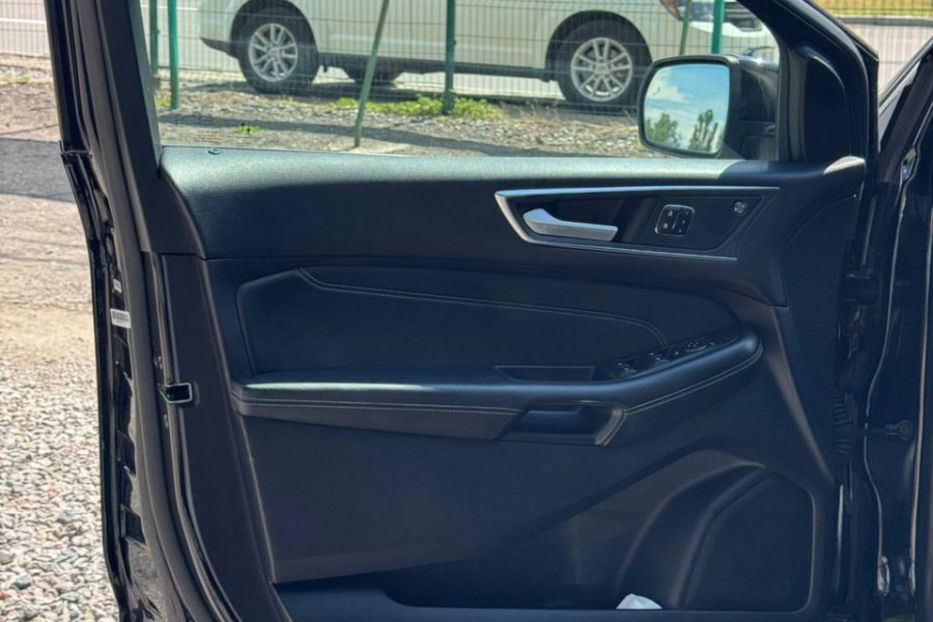Продам Ford Edge Titanium 2022 года в Киеве