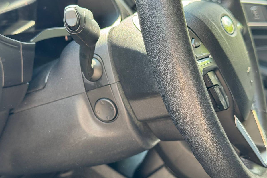 Продам Ford Edge Titanium 2022 года в Киеве