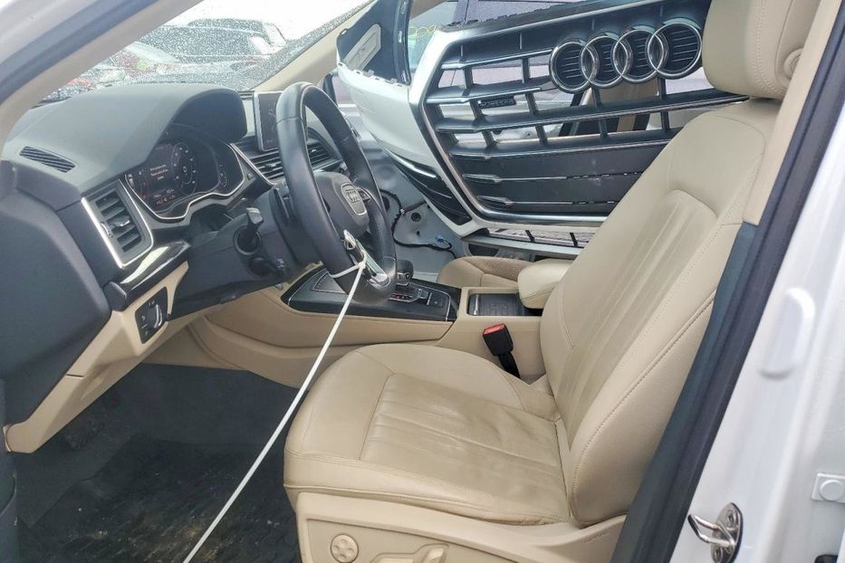 Продам Audi Q5  Premium Plus 9983 2019 года в Львове