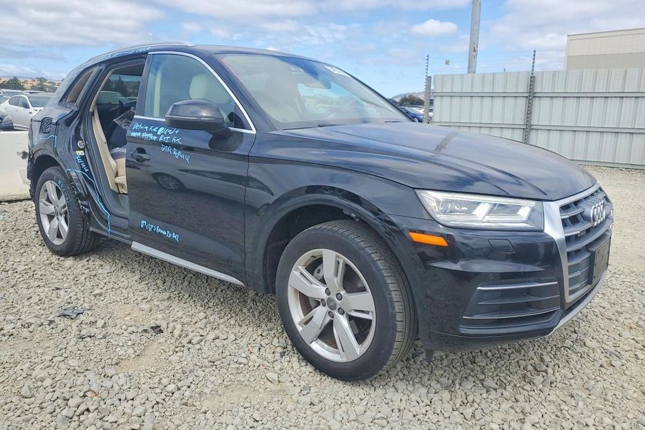 Продам Audi Q5 Premium Plus  3395 2018 года в Львове