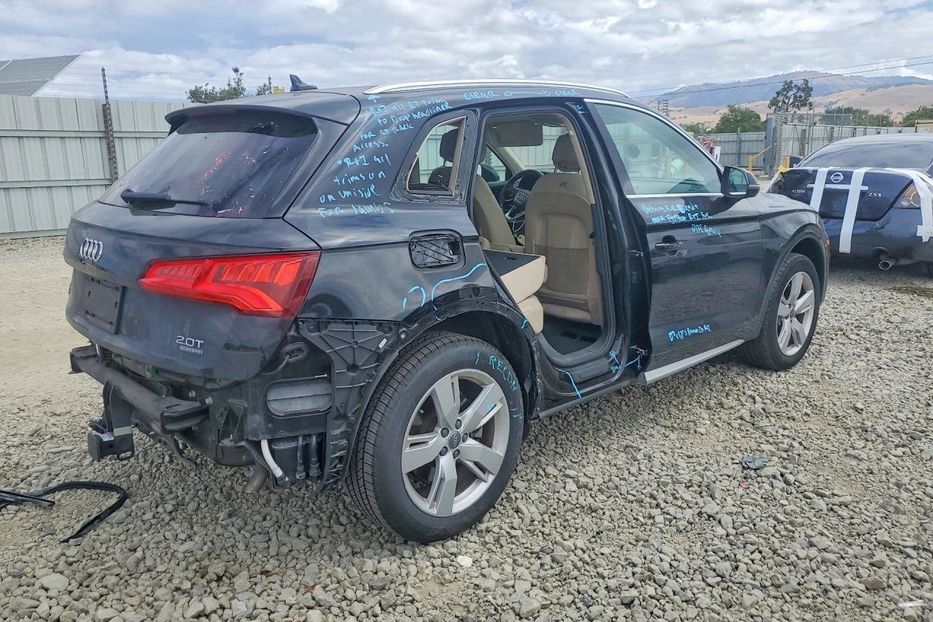 Продам Audi Q5 Premium Plus  3395 2018 года в Львове
