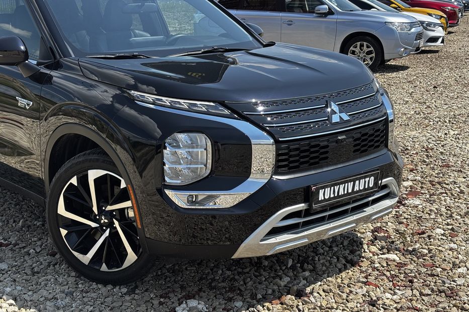 Продам Mitsubishi Outlander PLUG-IN HYBRID 2024 года в Львове