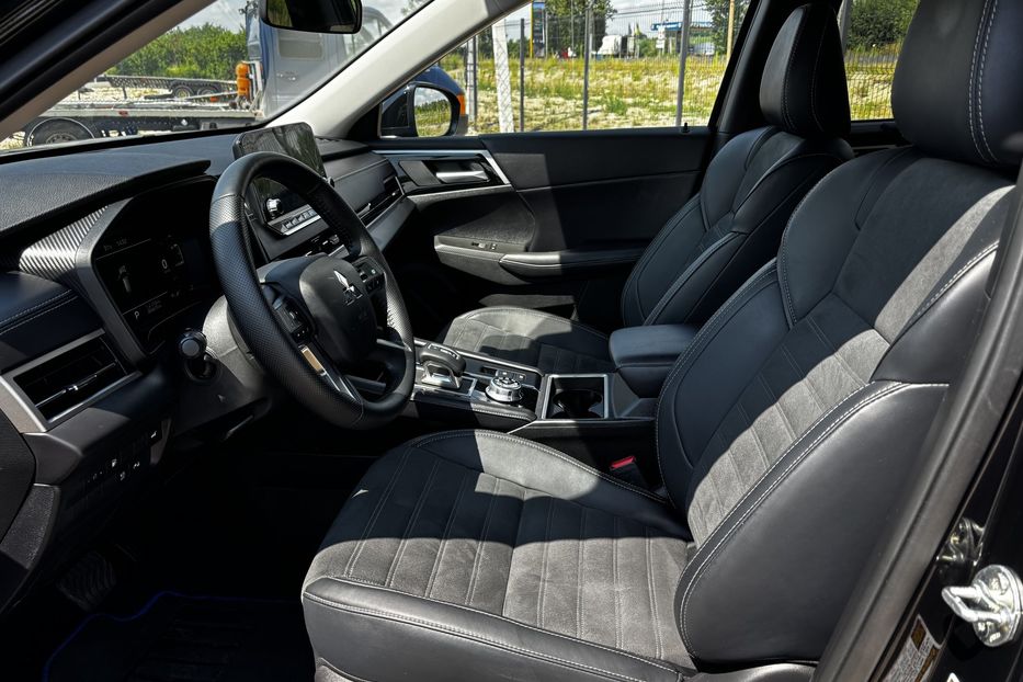 Продам Mitsubishi Outlander PLUG-IN HYBRID 2024 года в Львове