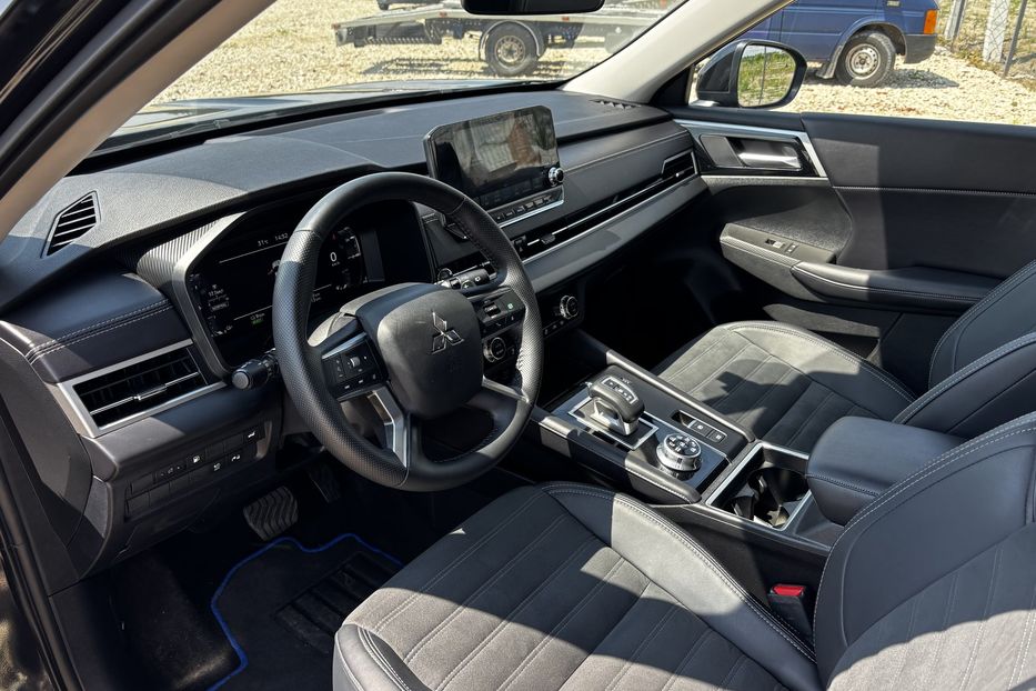 Продам Mitsubishi Outlander PLUG-IN HYBRID 2024 года в Львове