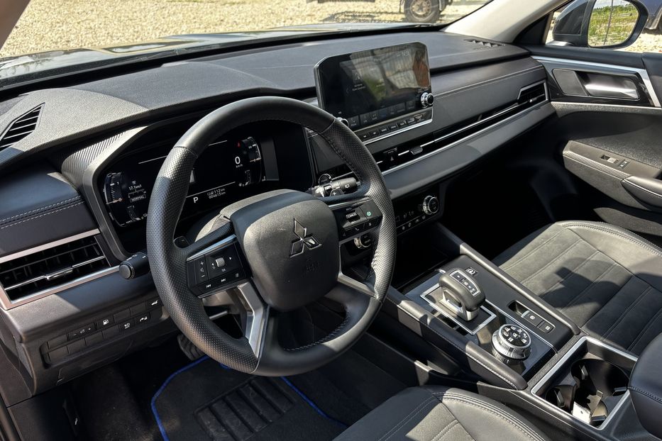 Продам Mitsubishi Outlander PLUG-IN HYBRID 2024 года в Львове