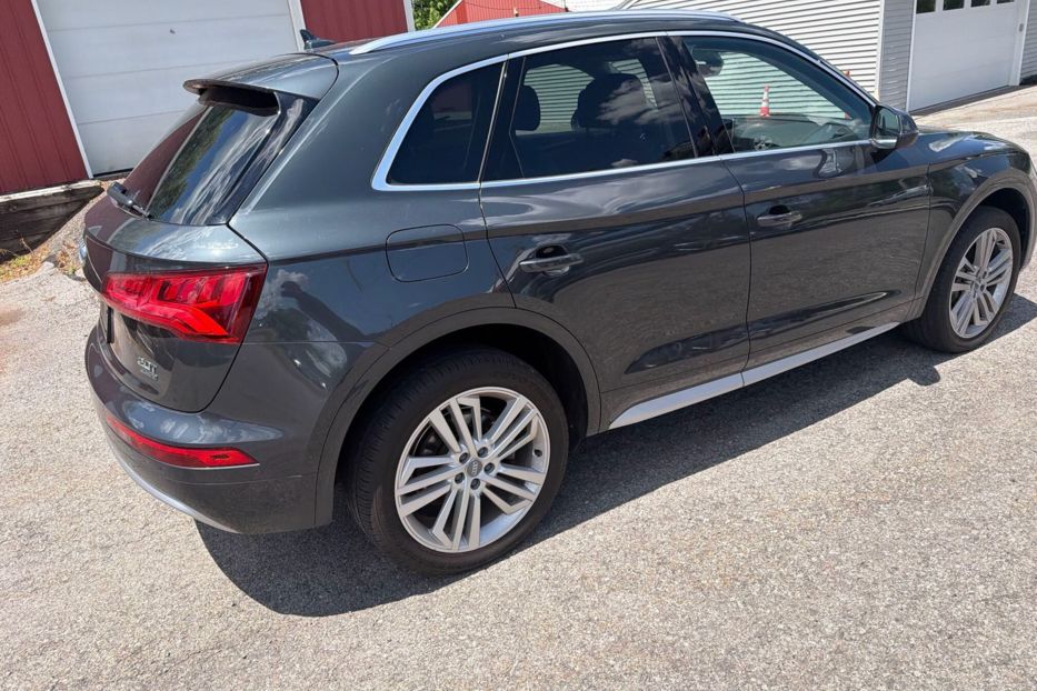 Продам Audi Q5 S- LINE  2018 года в Львове