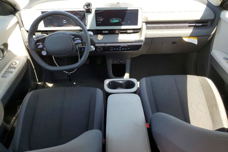 Продам Hyundai Ioniq Sel 3167 2024 года в Львове