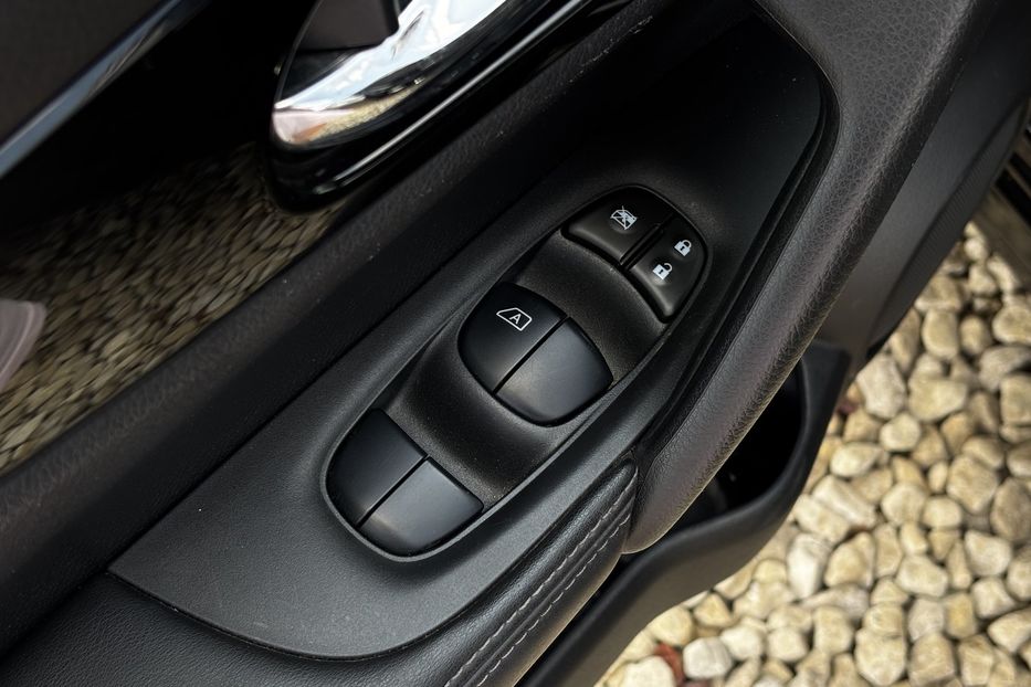 Продам Nissan Rogue Sport 2.0 4х4  2019 года в Львове
