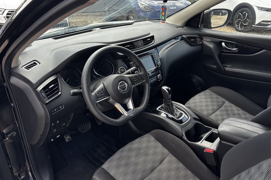 Продам Nissan Rogue Sport 2.0 4х4  2019 года в Львове