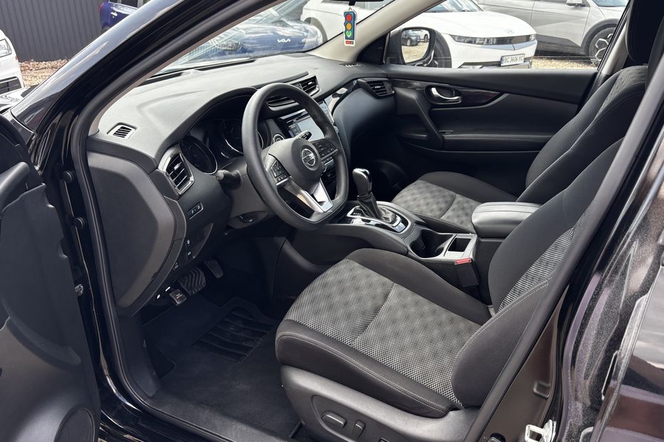 Продам Nissan Rogue Sport 2.0 4х4  2019 года в Львове