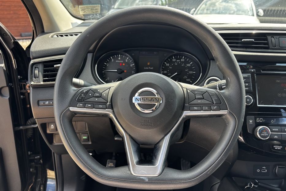 Продам Nissan Rogue Sport 2.0 4х4  2019 года в Львове