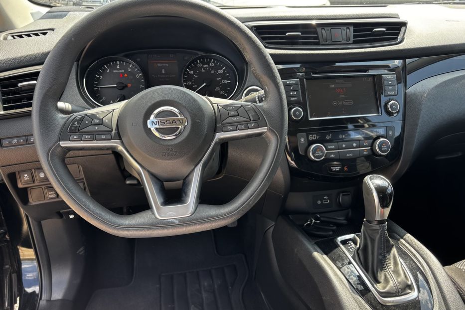 Продам Nissan Rogue Sport 2.0 4х4  2019 года в Львове