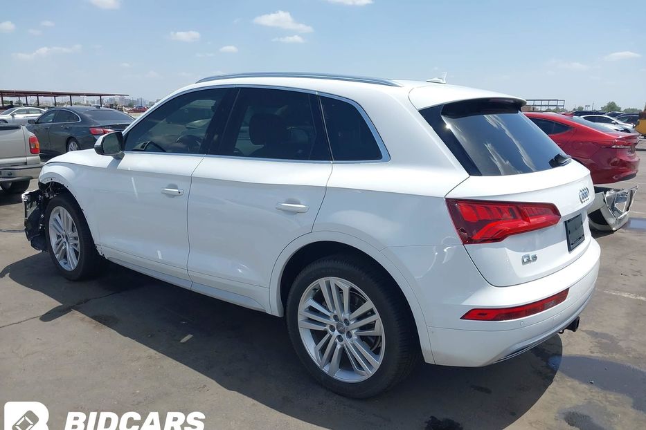 Продам Audi Q5 Premium/2.0T Tech Premium 5658 2018 года в Львове