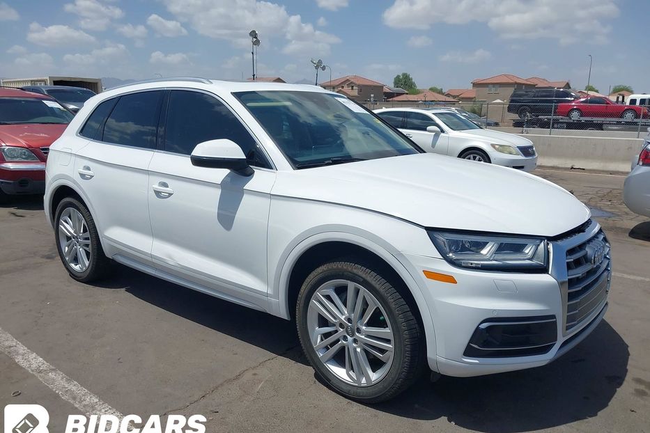 Продам Audi Q5 Premium/2.0T Tech Premium 5658 2018 года в Львове