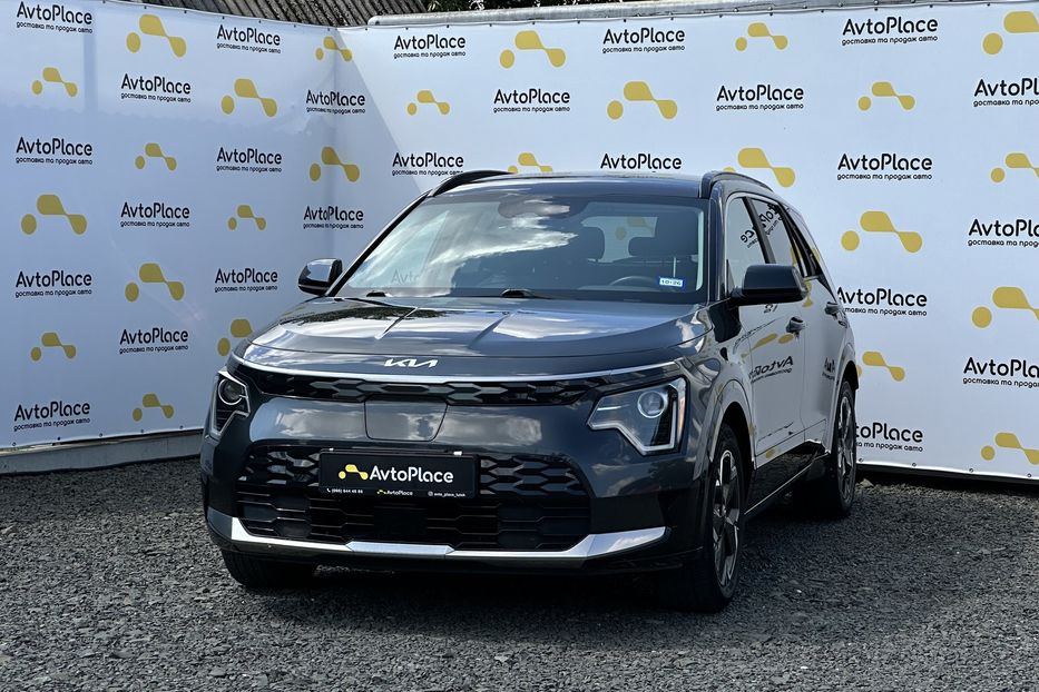 Продам Kia Niro 64 квт 2023 года в Луцке