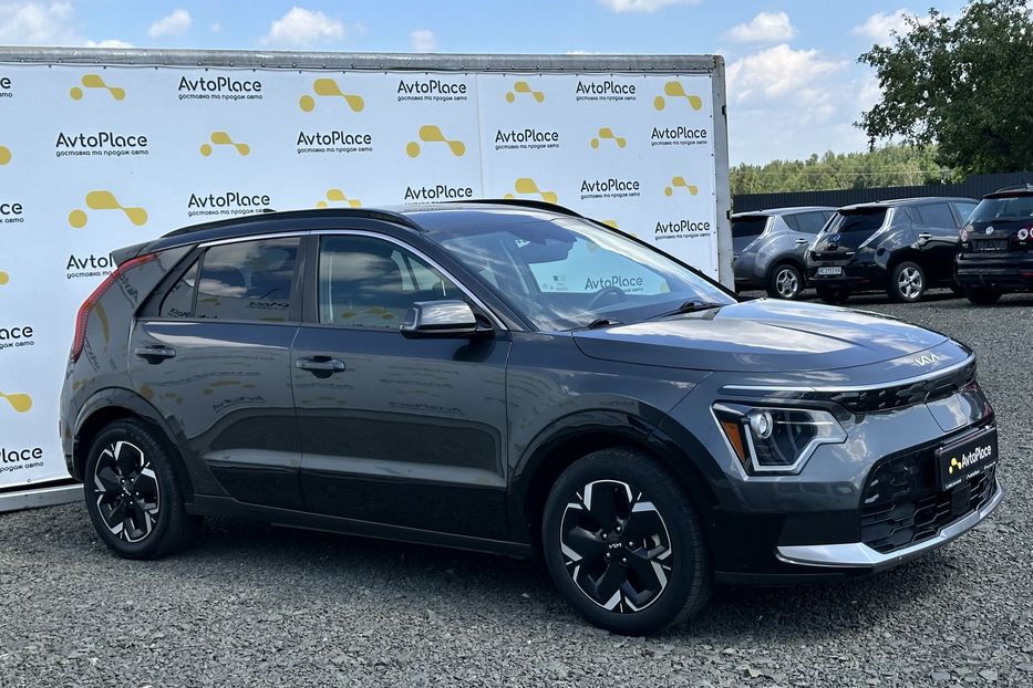 Продам Kia Niro 64 квт 2023 года в Луцке