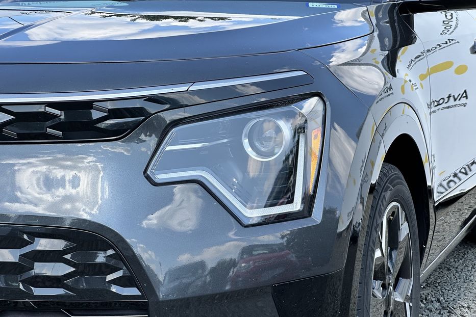 Продам Kia Niro 64 квт 2023 года в Луцке
