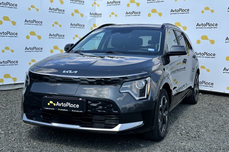 Продам Kia Niro 64 квт 2023 года в Луцке