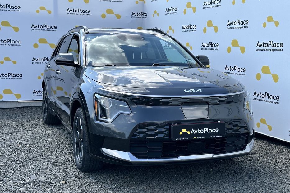 Продам Kia Niro 64 квт 2023 года в Луцке