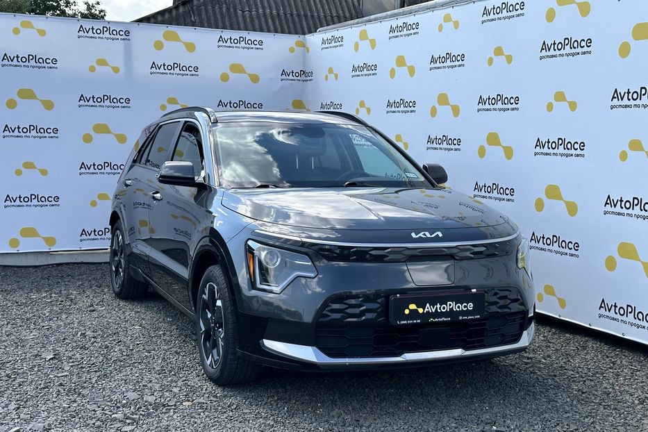 Продам Kia Niro 64 квт 2023 года в Луцке