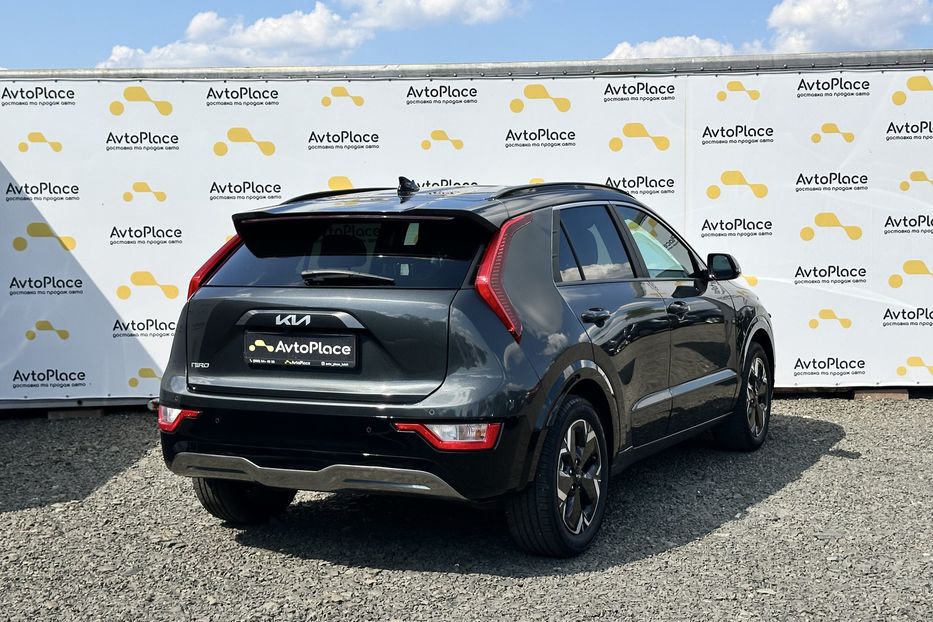 Продам Kia Niro 64 квт 2023 года в Луцке