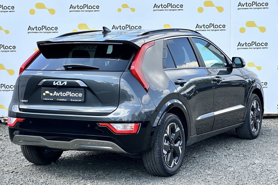 Продам Kia Niro 64 квт 2023 года в Луцке