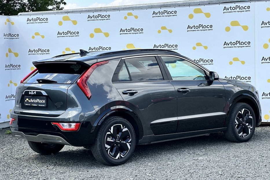 Продам Kia Niro 64 квт 2023 года в Луцке