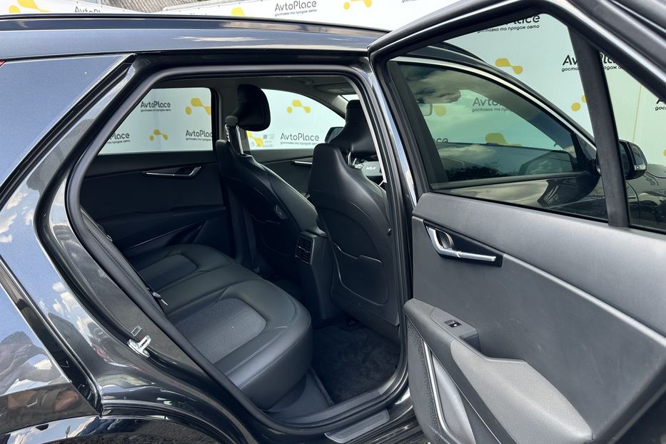 Продам Kia Niro 64 квт 2023 года в Луцке