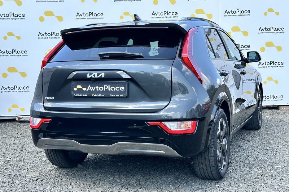 Продам Kia Niro 64 квт 2023 года в Луцке
