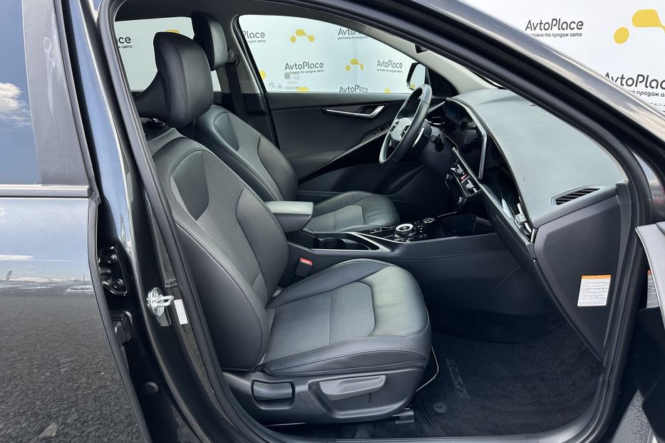 Продам Kia Niro 64 квт 2023 года в Луцке