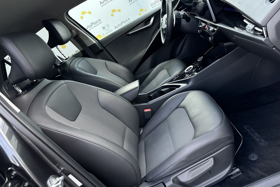 Продам Kia Niro 64 квт 2023 года в Луцке