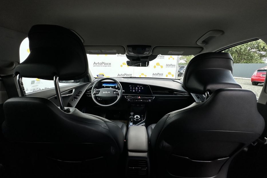 Продам Kia Niro 64 квт 2023 года в Луцке