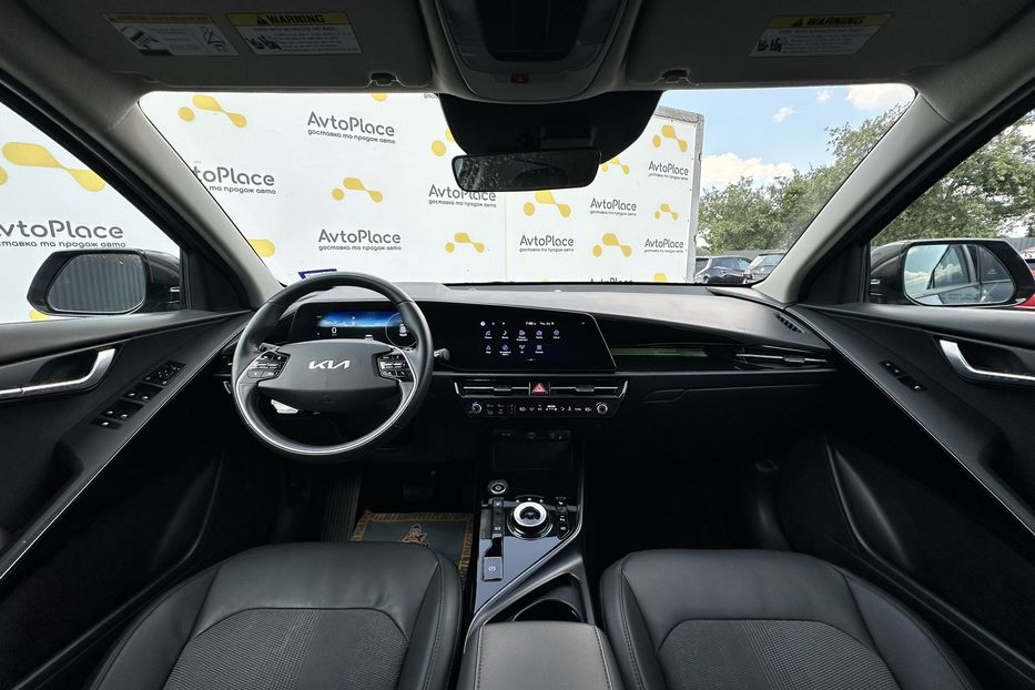 Продам Kia Niro 64 квт 2023 года в Луцке